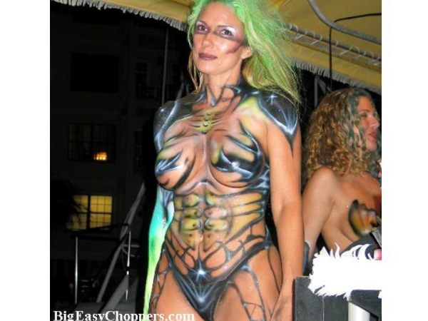 bodypaint-HeV0093