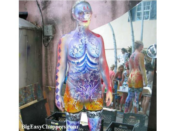 bodypaint-HeV0099